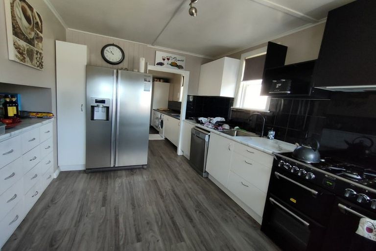 Photo of property in 15 Queen Street, Winton, 9720