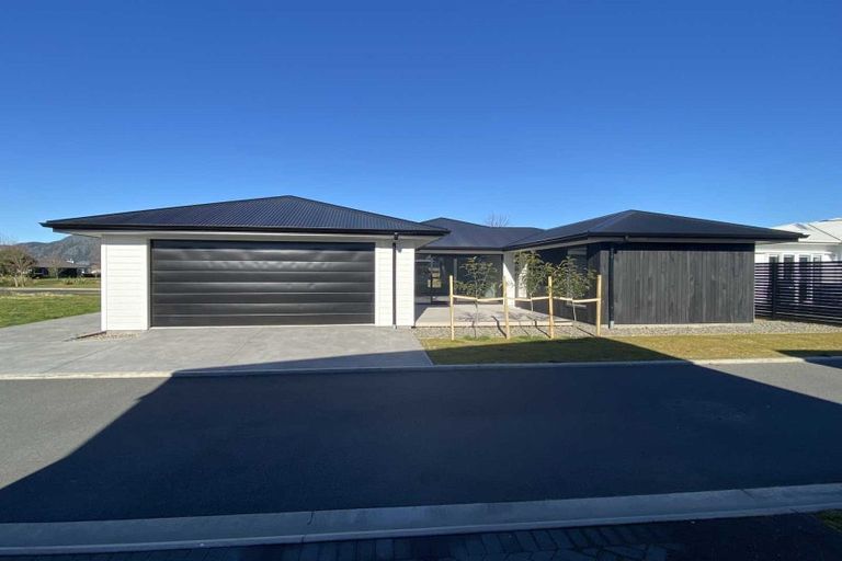 Photo of property in 16 Maison Way, Rangatira Park, Taupo, 3330