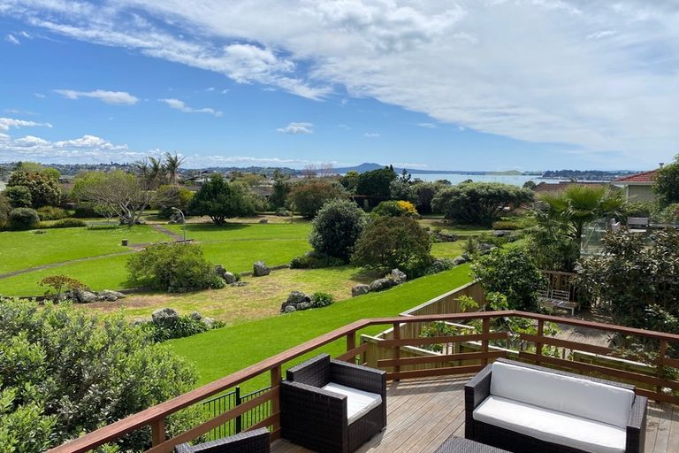 Photo of property in 37 Pigeon Mountain Road, Half Moon Bay, Auckland, 2012