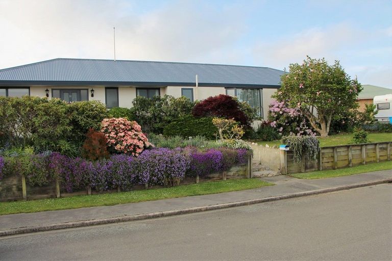 Photo of property in 11 Ellesmere Place, Oceanview, Timaru, 7910