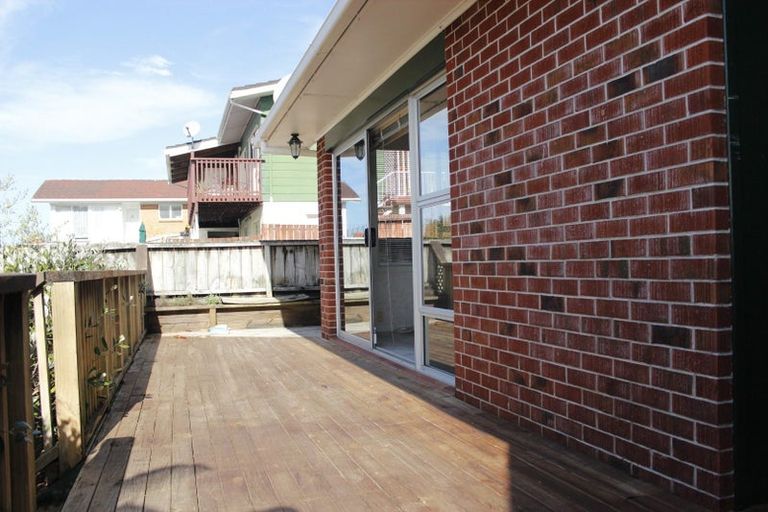 Photo of property in 14 Lilburn Crescent, Massey, Auckland, 0614