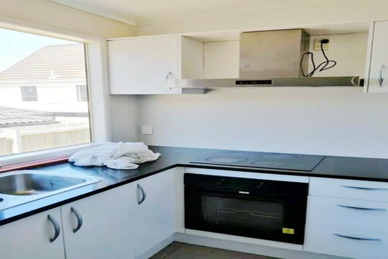 Photo of property in 76 Browns Bay Road, Rothesay Bay, Auckland, 0630