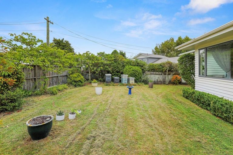 Photo of property in 2 Gradwell Place, Two Mile Bay, Taupo, 3330
