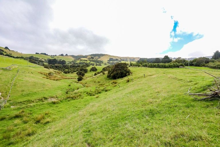 Photo of property in 6025 Christchurch Akaroa Road, Duvauchelle, 7583