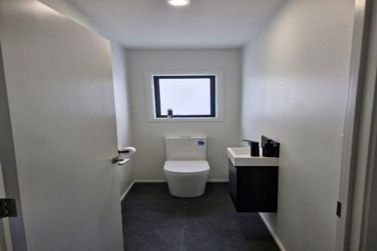 Photo of property in 356/356a Carrington Street, Upper Vogeltown, New Plymouth, 4310