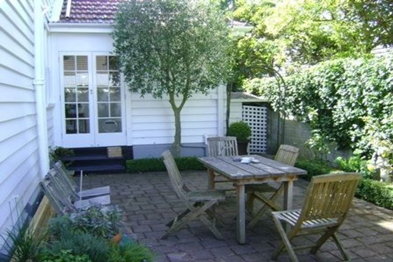 Photo of property in 1/165 Fendalton Road, Fendalton, Christchurch, 8052