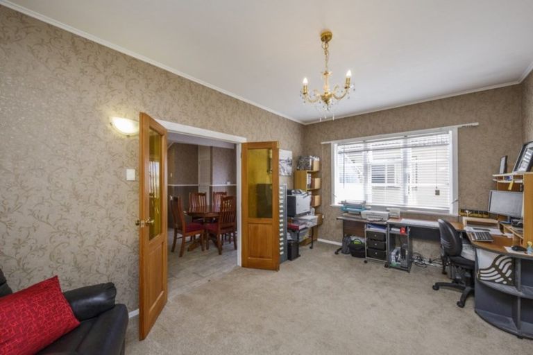 Photo of property in 28 Oxford Street, Hokowhitu, Palmerston North, 4410