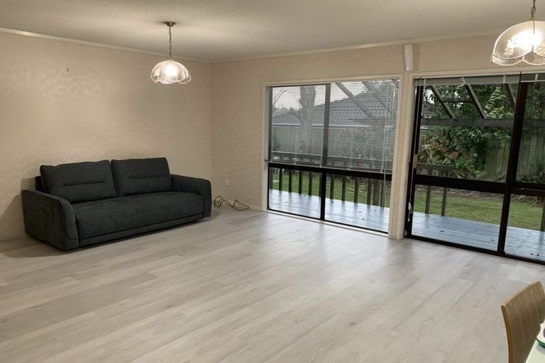 Photo of property in 1/8 Eastridge Court, Northpark, Auckland, 2013