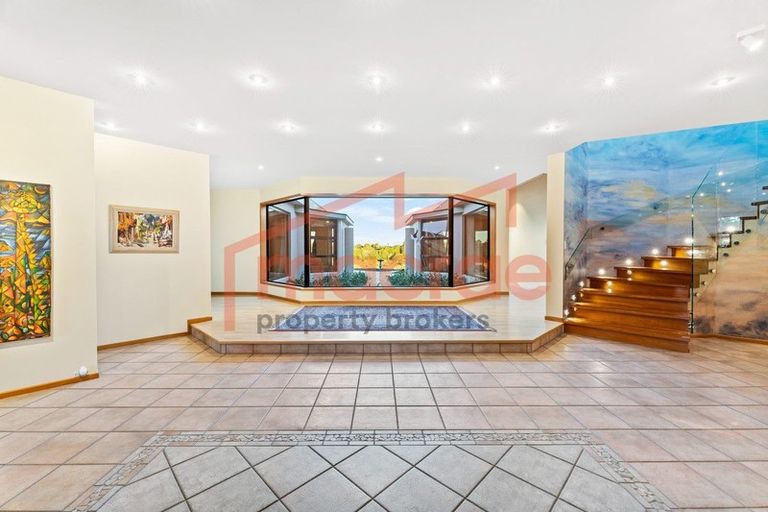 Photo of property in 111 Riverland Road, Kumeu, 0892