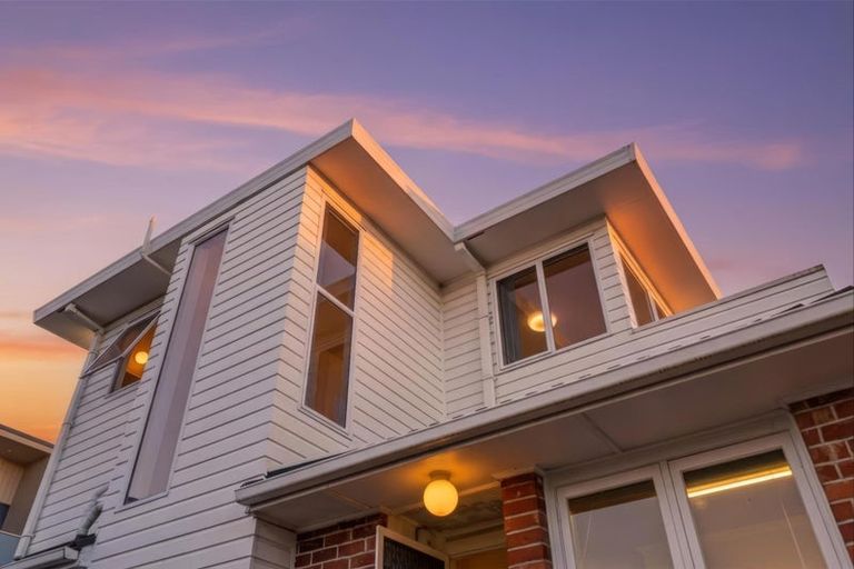 Photo of property in 2 Toru Street, Te Atatu Peninsula, Auckland, 0610