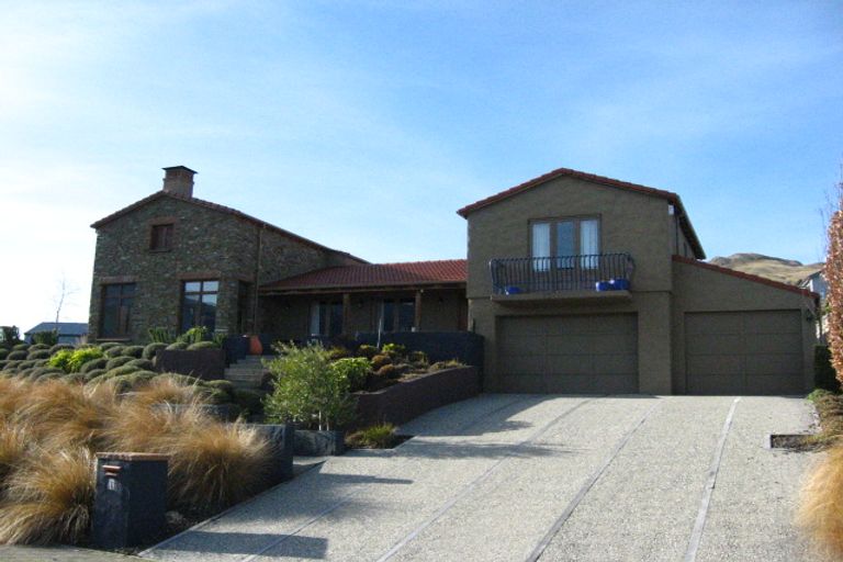 Photo of property in 1 Garland Terrace, Kelvin Heights, Queenstown, 9300