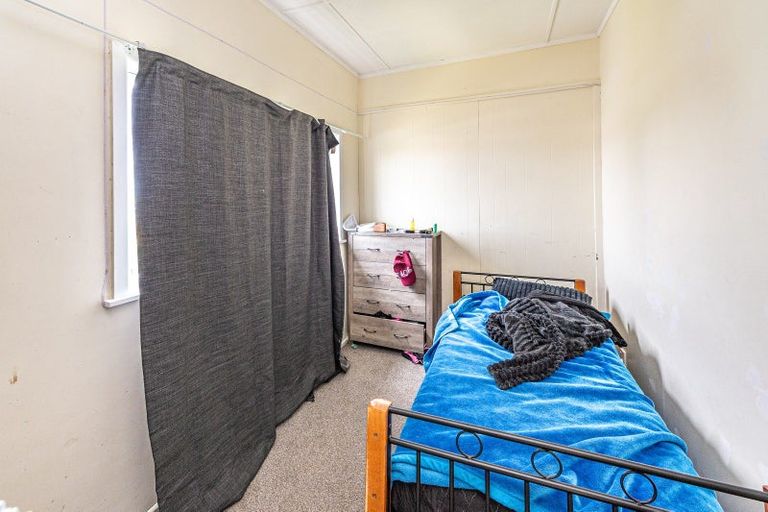 Photo of property in 16 Aotea Street, Castlecliff, Whanganui, 4501