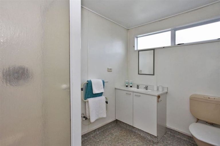 Photo of property in 2/27 Maxwell Street, Riccarton, Christchurch, 8041