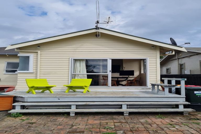 Photo of property in 47 Burns Avenue, Takaro, Palmerston North, 4412