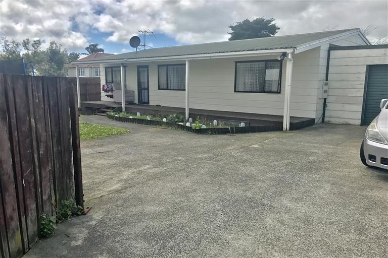 Photo of property in 1/4 Kelvin Road, Papakura, 2110