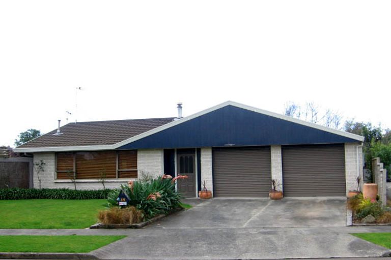 Photo of property in 14 Truscott Grove, Awapuni, Palmerston North, 4412