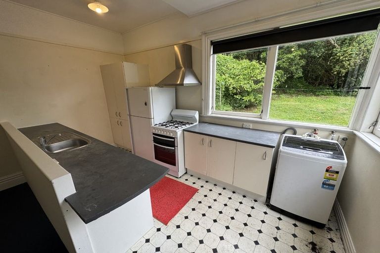 Photo of property in 2a Russell Terrace, Newtown, Wellington, 6021