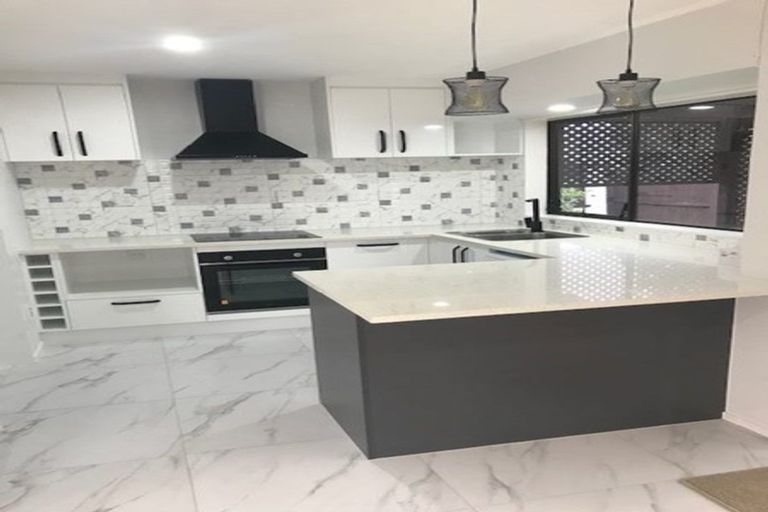 Photo of property in 2/27 Aberfeldy Avenue, Highland Park, Auckland, 2010