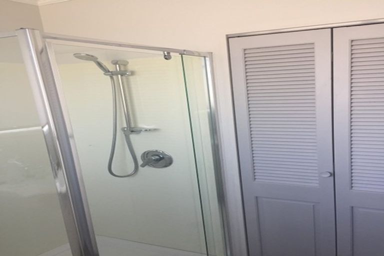 Photo of property in 1/27a Randwick Road, Northland, Wellington, 6012