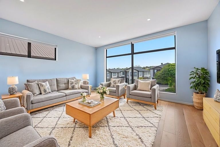 Photo of property in 26 Windlass Street, Long Bay, Auckland, 0630