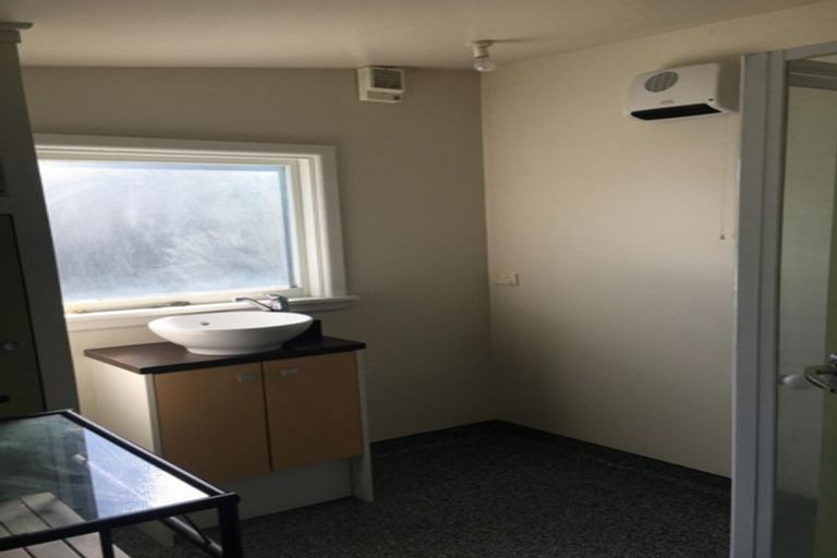 Photo of property in 11 Cadogan Street, Sydenham, Christchurch, 8023