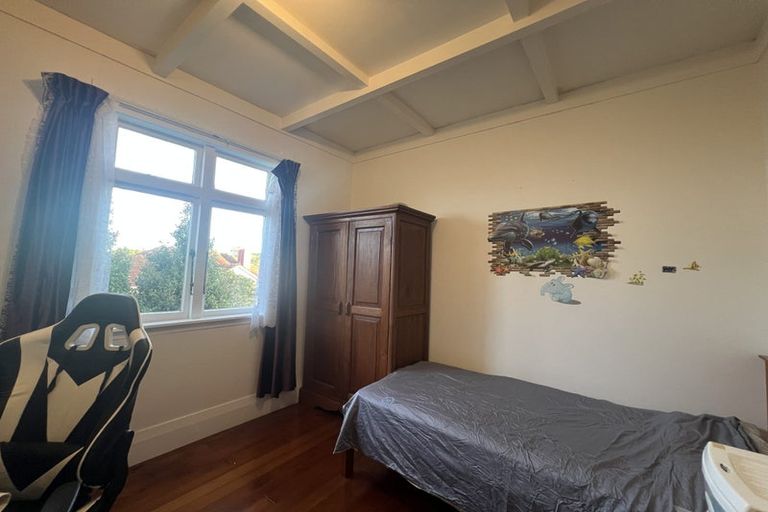 Photo of property in 30 Niccol Avenue, Narrow Neck, Auckland, 0624