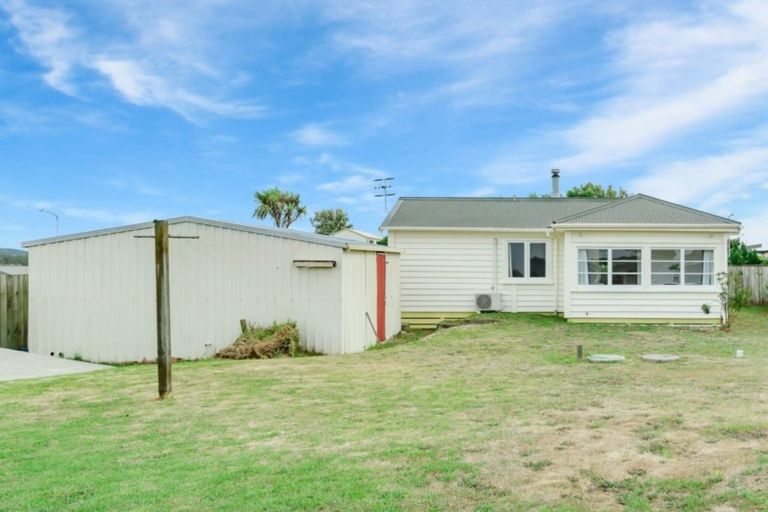 Photo of property in 6 Brendan Drive, Te Horo Beach, Otaki, 5581