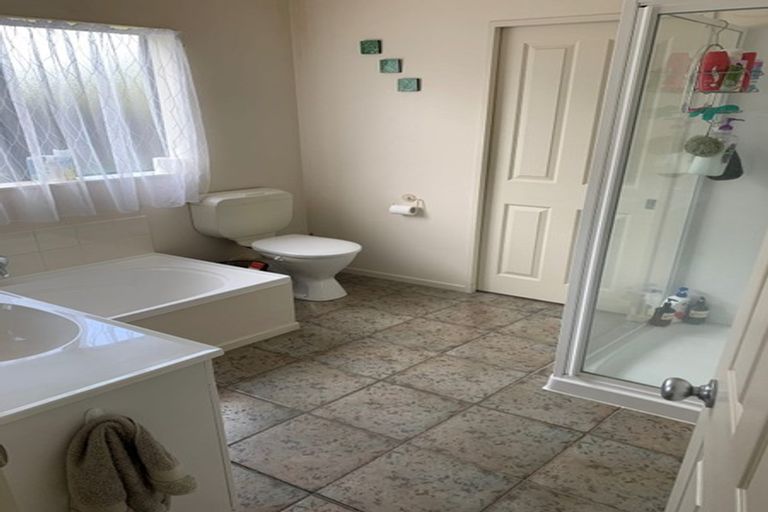 Photo of property in 32a Pine Road, Orewa, 0931