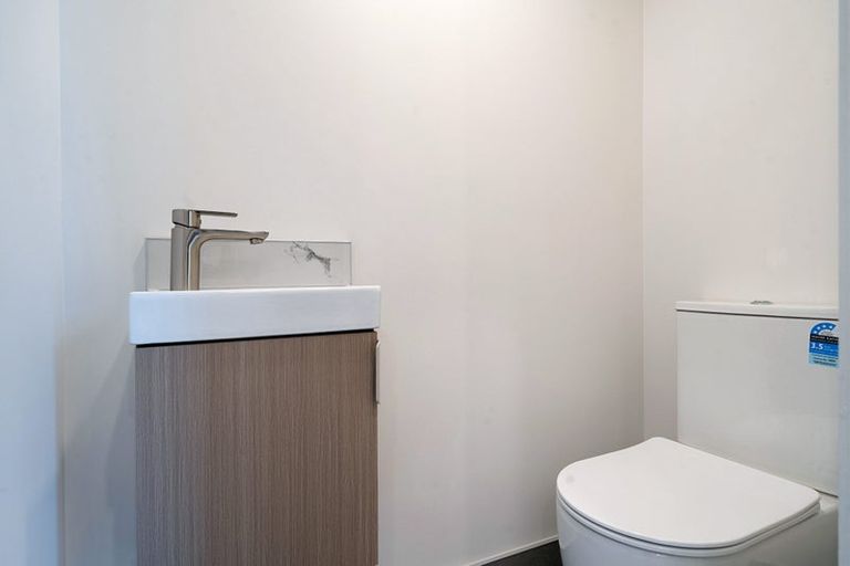 Photo of property in 9/52 Newington Road, Henderson, Auckland, 0612