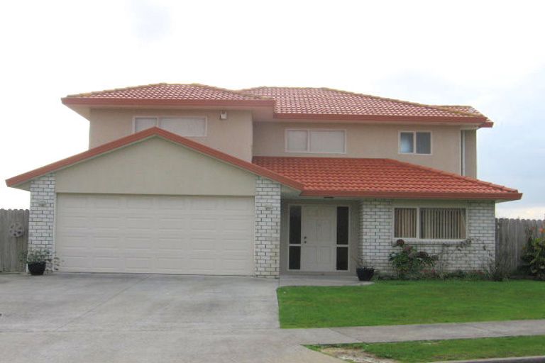 Photo of property in 10 Macadamia Close, Goodwood Heights, Auckland, 2105