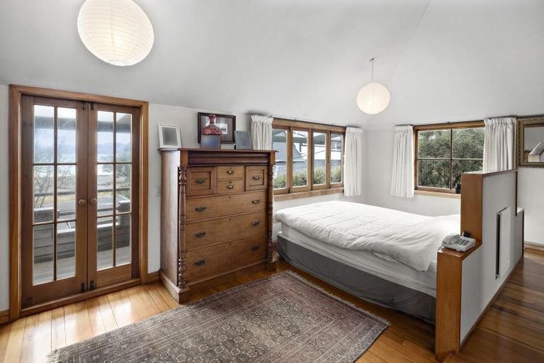 Photo of property in 157 Marine Parade, Eastbourne, Lower Hutt, 5013