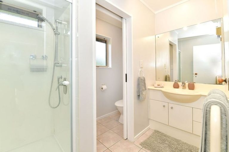 Photo of property in 74 Tarrant Road, Helensville, 0875