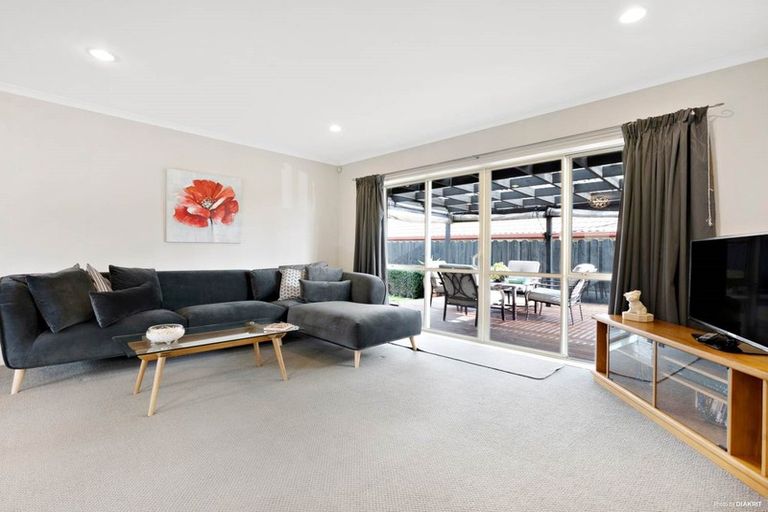 Photo of property in 12 Emmerdale Avenue, Papakura, 2110