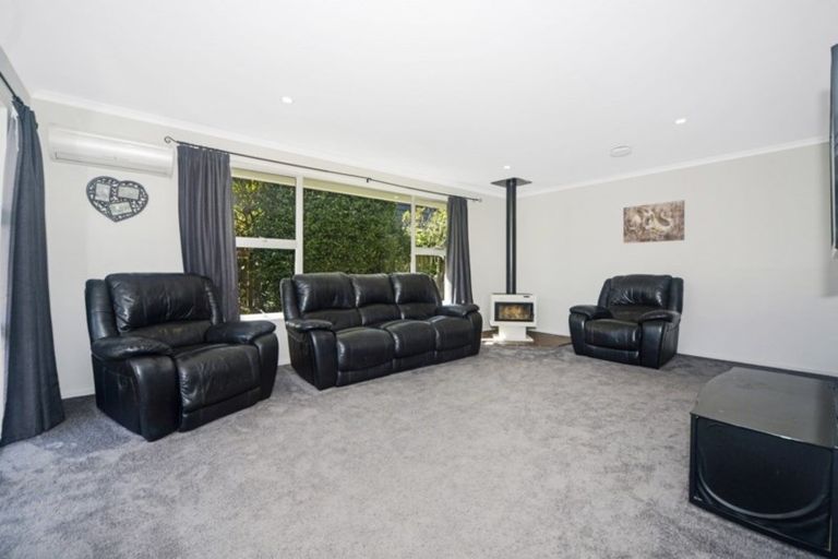 Photo of property in 17 Winara Avenue, Waikanae, 5036