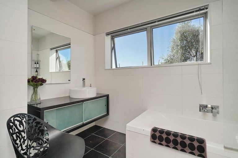 Photo of property in 26 Seamount Terrace, Mount Pleasant, Christchurch, 8081