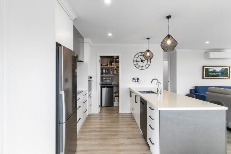 Photo of property in 12 Bragato Way, Te Kauwhata, 3710