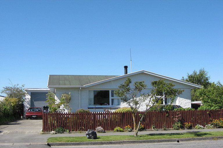 Photo of property in 15 Geddis Street, Rangiora, 7400