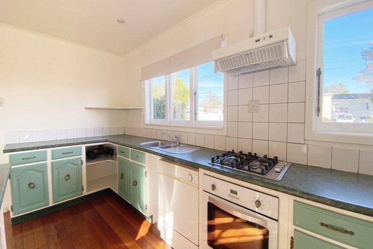 Photo of property in 122 Rathgar Road, Henderson, Auckland, 0610