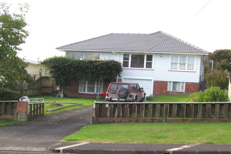 Photo of property in 10 Wharf Road, Te Atatu Peninsula, Auckland, 0610