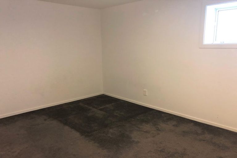 Photo of property in 2/78 Archers Road, Glenfield, Auckland, 0629