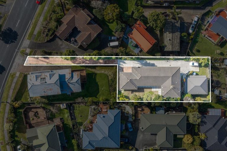 Photo of property in 176 Sturges Road, Henderson, Auckland, 0612