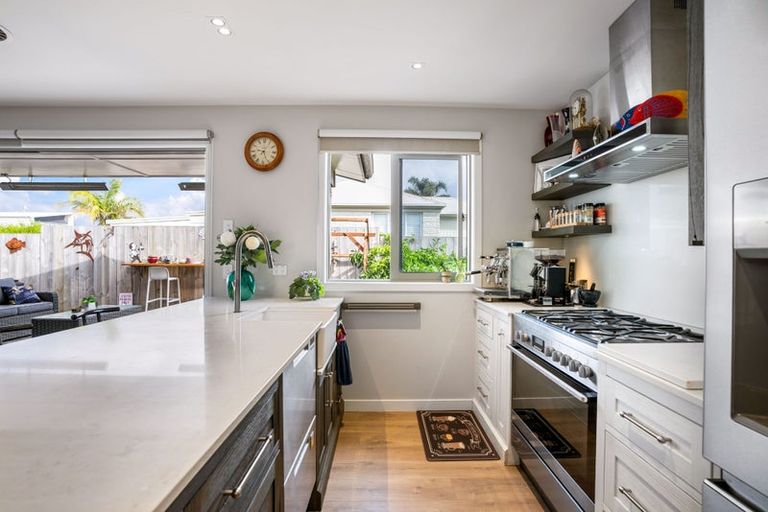 Photo of property in 229a Ocean Road, Whangamata, 3620