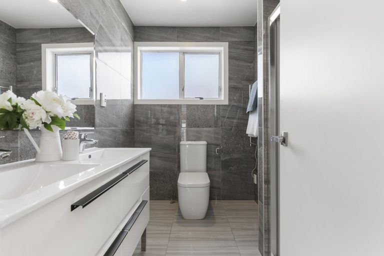 Photo of property in 9 Keldale Place, Forrest Hill, Auckland, 0620