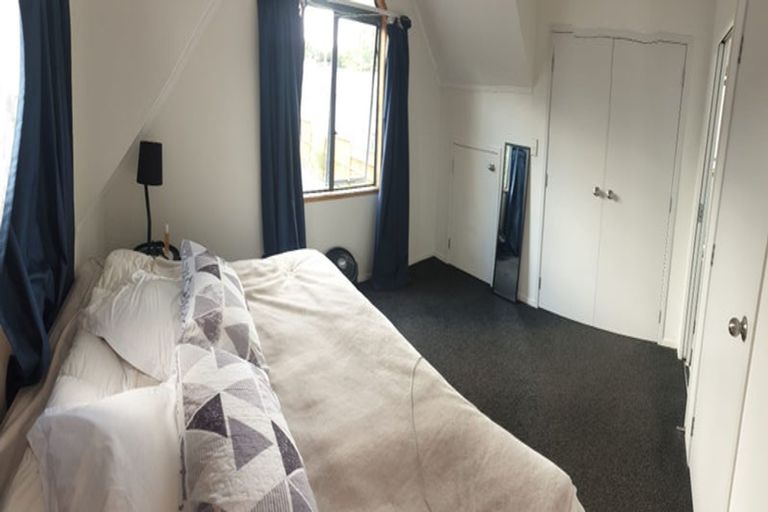 Photo of property in 2/274 Rangatira Road, Beach Haven, Auckland, 0626