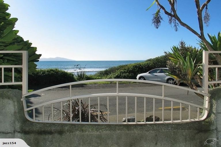 Photo of property in 3 Ocean Parade, Pukerua Bay, 5026