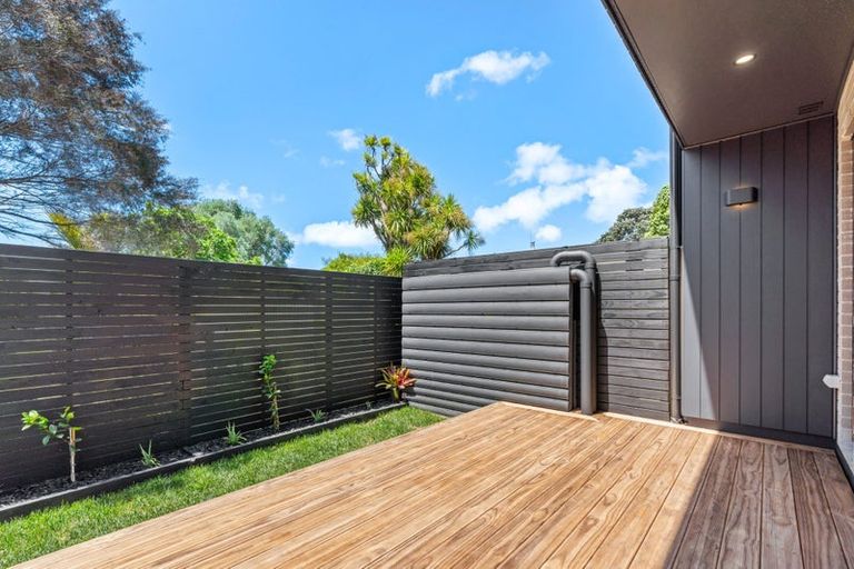 Photo of property in 41 Shortt Avenue, Mangere Bridge, Auckland, 2022