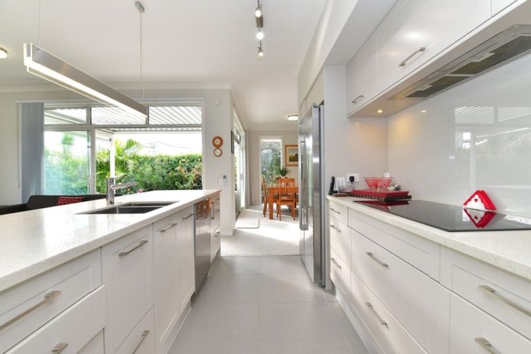 Photo of property in 65 Panorama Heights, Orewa, 0931