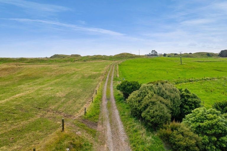 Photo of property in 955 Opua Road, Opunake, 4681