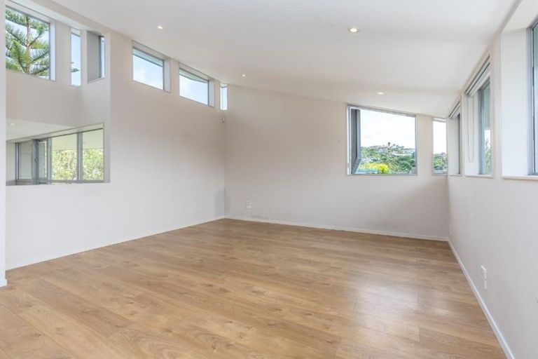 Photo of property in 13 Bellbird Rise, Murrays Bay, Auckland, 0630