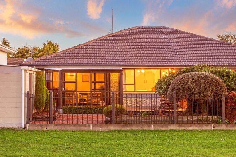 Photo of property in 3 Farnham Place, Ilam, Christchurch, 8041